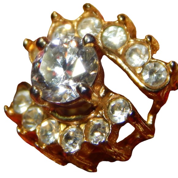 Size 7 ~ Captivating Sparkle Cubic Zirconia Ring - Picture 7 of 13